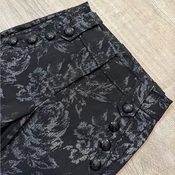 •WHITE HOUSE BLACK MARKET• FLORAL PATTERNED PANTS - Picture 5 of 8